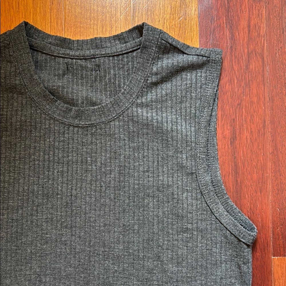 Betsey Johnson | Grey Sleeveless Tunic Top with Side Slits | Size XS - Picture 2 of 5